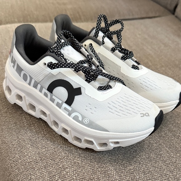 On Clouds Shoes - BNWOT On Clouds Cloudmonster Size 6 Women’s